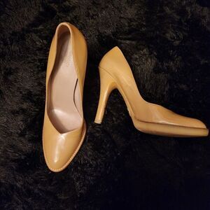 Gucci Heels Size 9.5